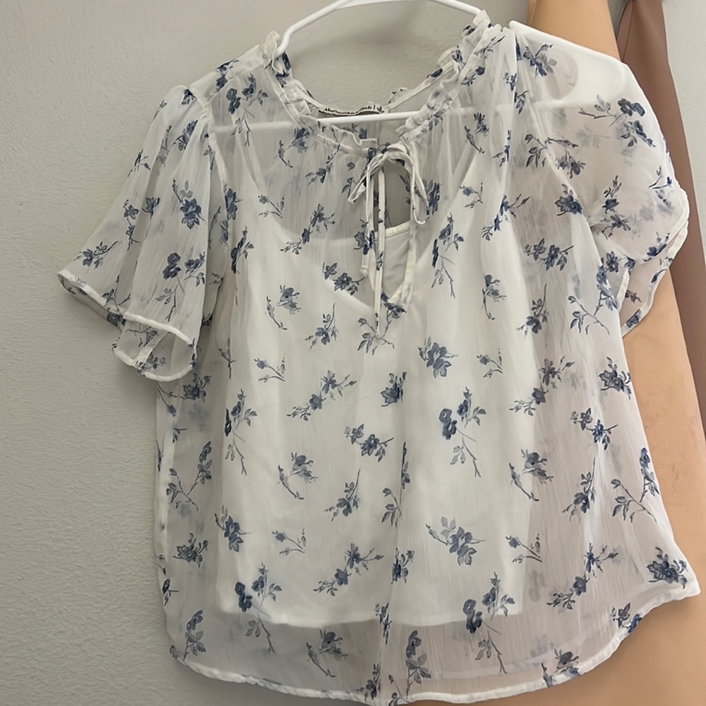 Abercrombie & Fitch floral blouse